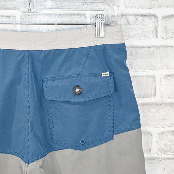 VUORI Men's Cruise Board Shorts in Blue Grey ColorBlock sz 30 - Picture 7 of 7